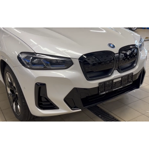 Shadowline (Bl ndret til sort/gr) kun p LCI og M-kofanger