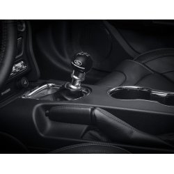 Sportsgearskifte, st med sort kulfiber gearknop og Ford Performance logo.