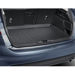 Bagagerumsbakke, 5-drs med reservehjul i fuld strrelse, og fabriksmonteret subwoofer.