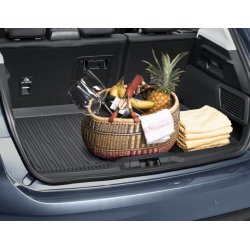 Bagagerumsbakke, 5-drs med reservehjul i fuld strrelse, og fabriksmonteret subwoofer.