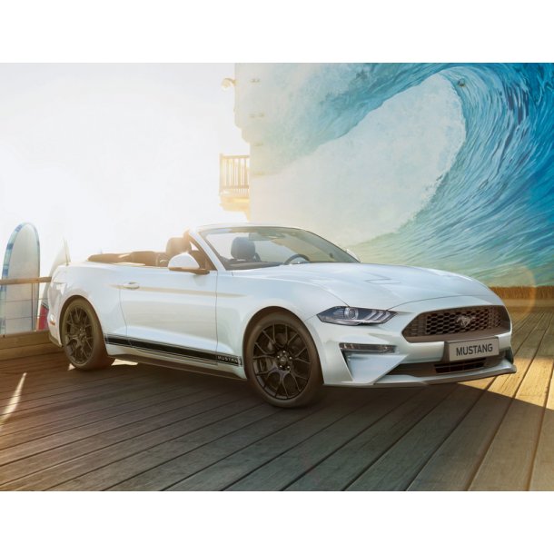 Tri-Bar sidestriber med Mustang skrift, blank-sort.