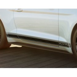 Tri-Bar sidestriber med Mustang skrift, mat-sort.