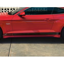 Tri-Bar sidestriber med Mustang skrift, mat-sort.